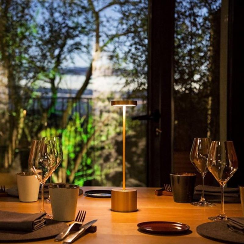 Lámpara de escritorio de Metal, luz LED de mesa inalámbrica recargable, para restaurante, café, de noche, Retro, Bar, iluminación
