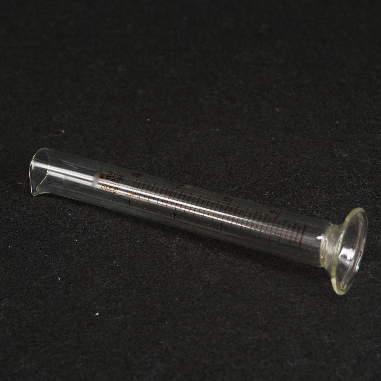 20ml Lab Glass Graduated Measuring Cylinder 110mm Height With Spout Glassware