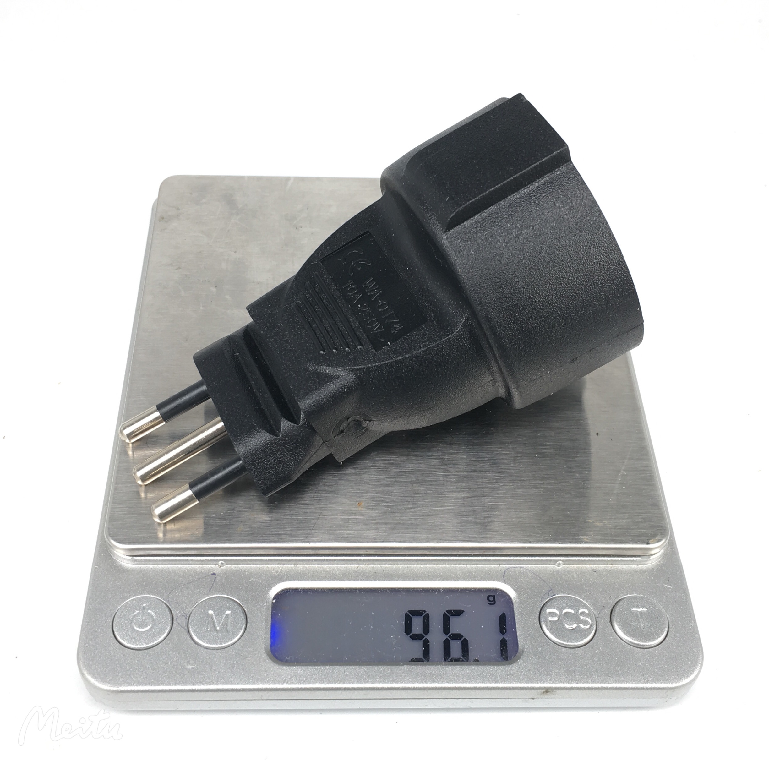 European Euro EU Sockets 2 Pin to Italy 3 Pin Plug Adapter Travel Mains Adapter