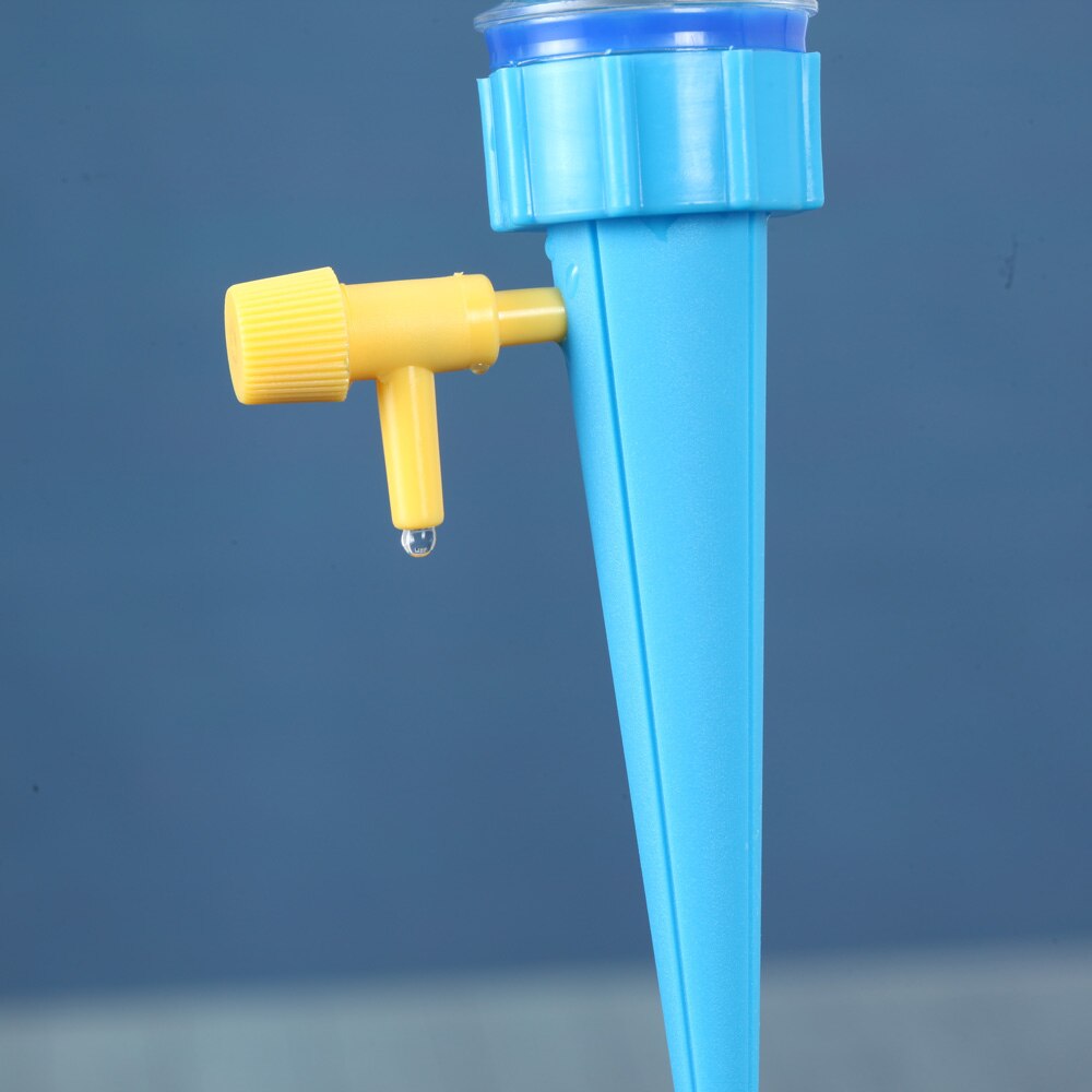 Gran botella de coque utiliza Kits de auto riego ajustables maceta de plástico riego automático por goteo de agua pico pila de cono