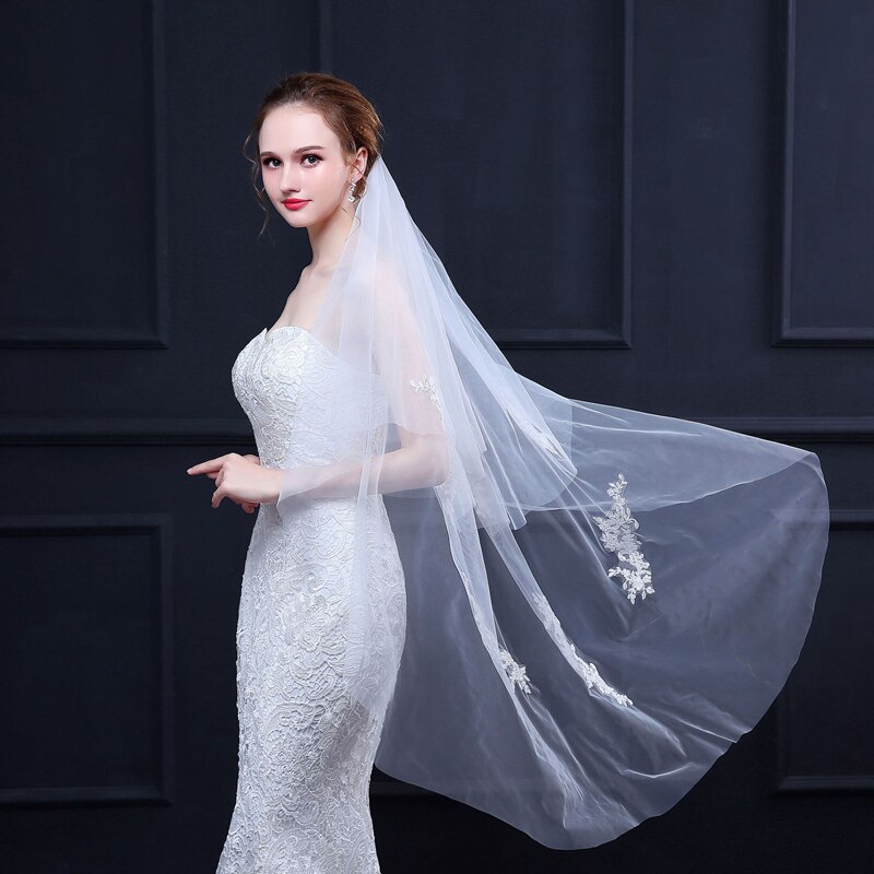 Einfache Schleier Hochzeit Elfenbein Schleier für Braut Zwei Schichten schneiden Kante Kurze Braut Schleier Hochzeit Zubehör mit Kamm