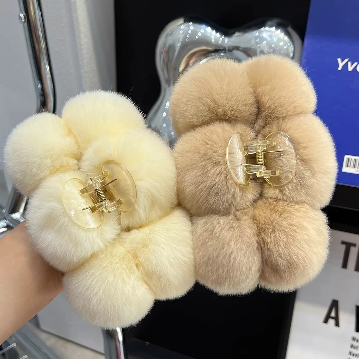 Nueva bola de pelo de conejo lontra, Clip Extra grande, serie de felpa de invierno, Clip de cangrejo moderno y versátil, accesorios para el cabello para mujer