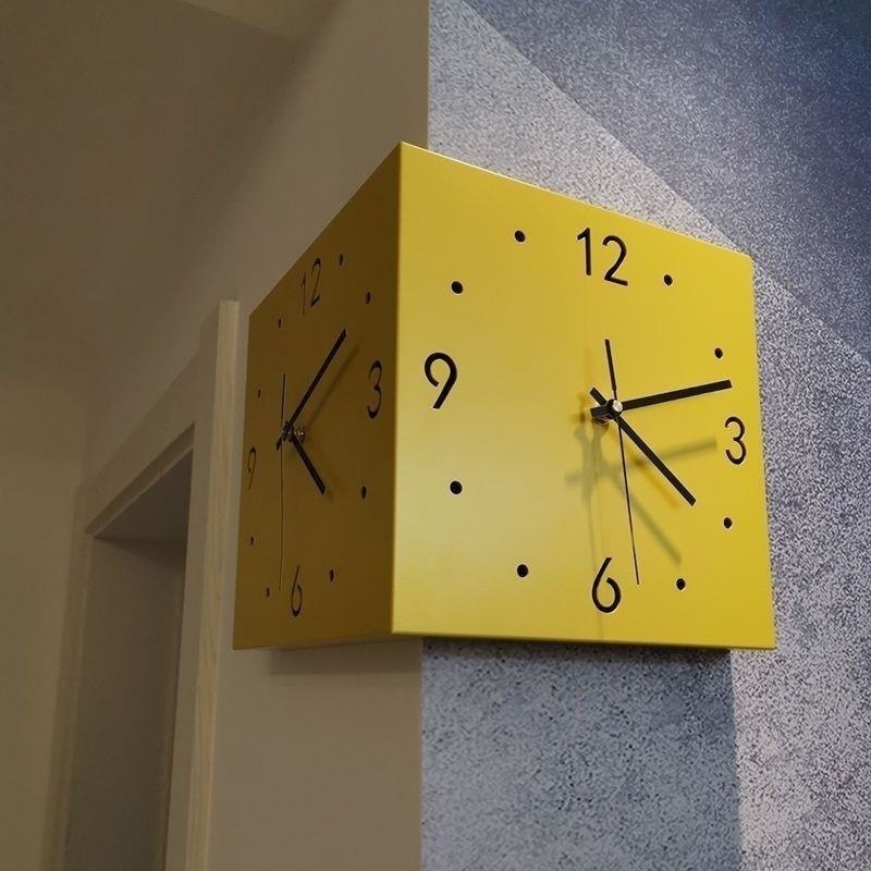Reloj de pared de esquina con Sensor de luz , reloj de pared cuadrado Simple de doble cara con escala de números arábigos, reloj de pared analógico silencioso
