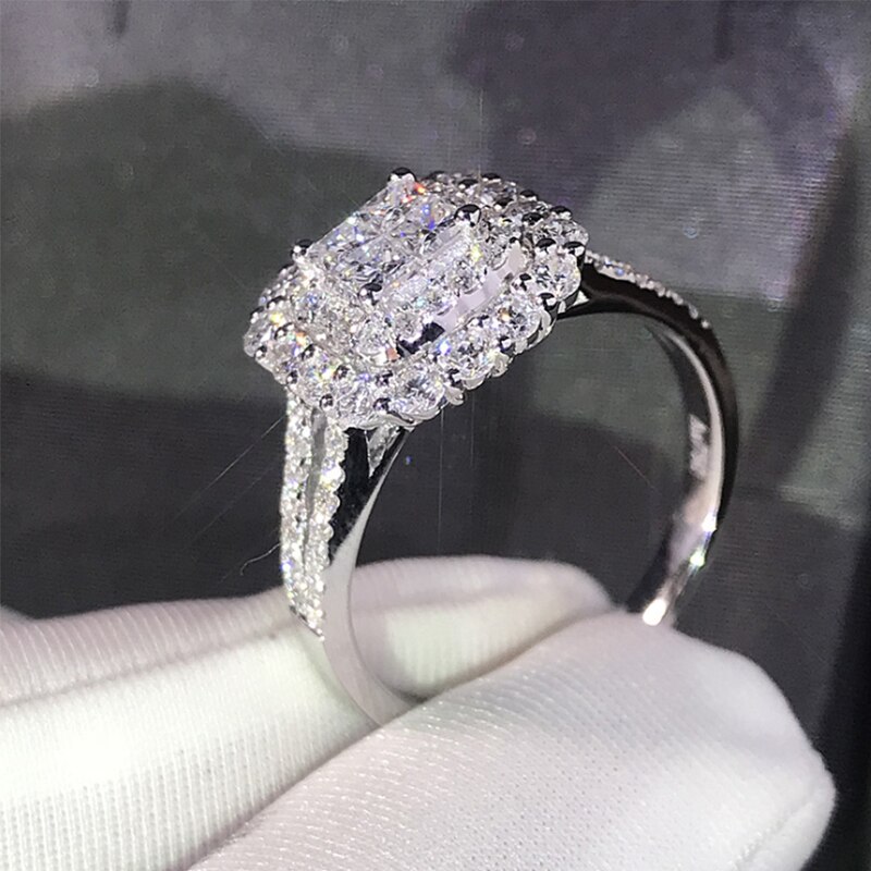 Zakol Prachtige Vierkante Vorm Vrouwen Ring Volledige Bling Iced Out Micro Pave Crystal Zirkoon Dazzling Bridal Wedding Engage Sieraden
