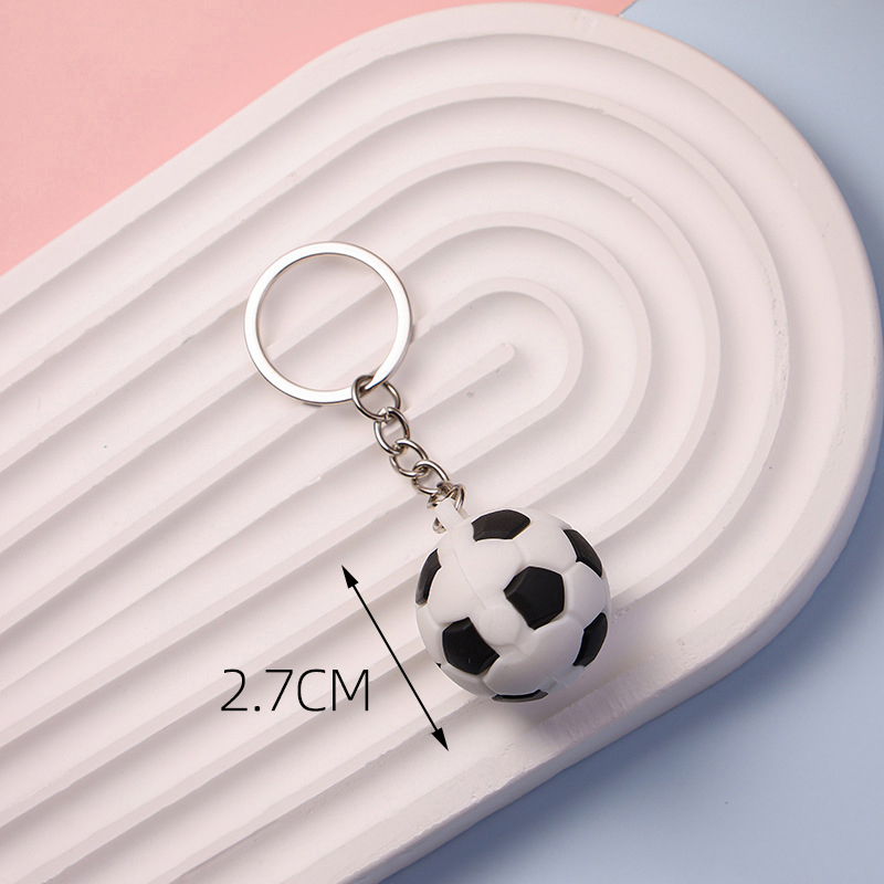 Simulatie Voetbal Basketbal Volleybal Tennis Rugby Sleutelhanger PVC Creatieve Mini Sleutelhanger Rugzak Hanger Auto Accessoires Cadeau: WHITE