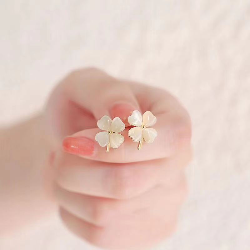 De mode klavertje vier Cat's eye stenen oorbellen kleine prachtige oorbellen temperament: Antiek Zilver