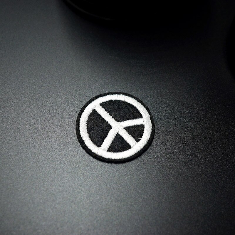 Peace Sign (Size:2.9x2.9cm) Cloth Badges Mend Decorate Patch Jeans Bag Hat Clothes Apparel Sewing Decoration Applique Patches