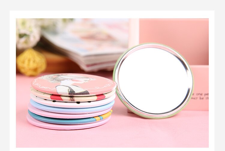 10-50pc/ lot queens serie kosmetiske spejl / søde kvinder makeup lomme mini spejle / bærbart spejl / flot
