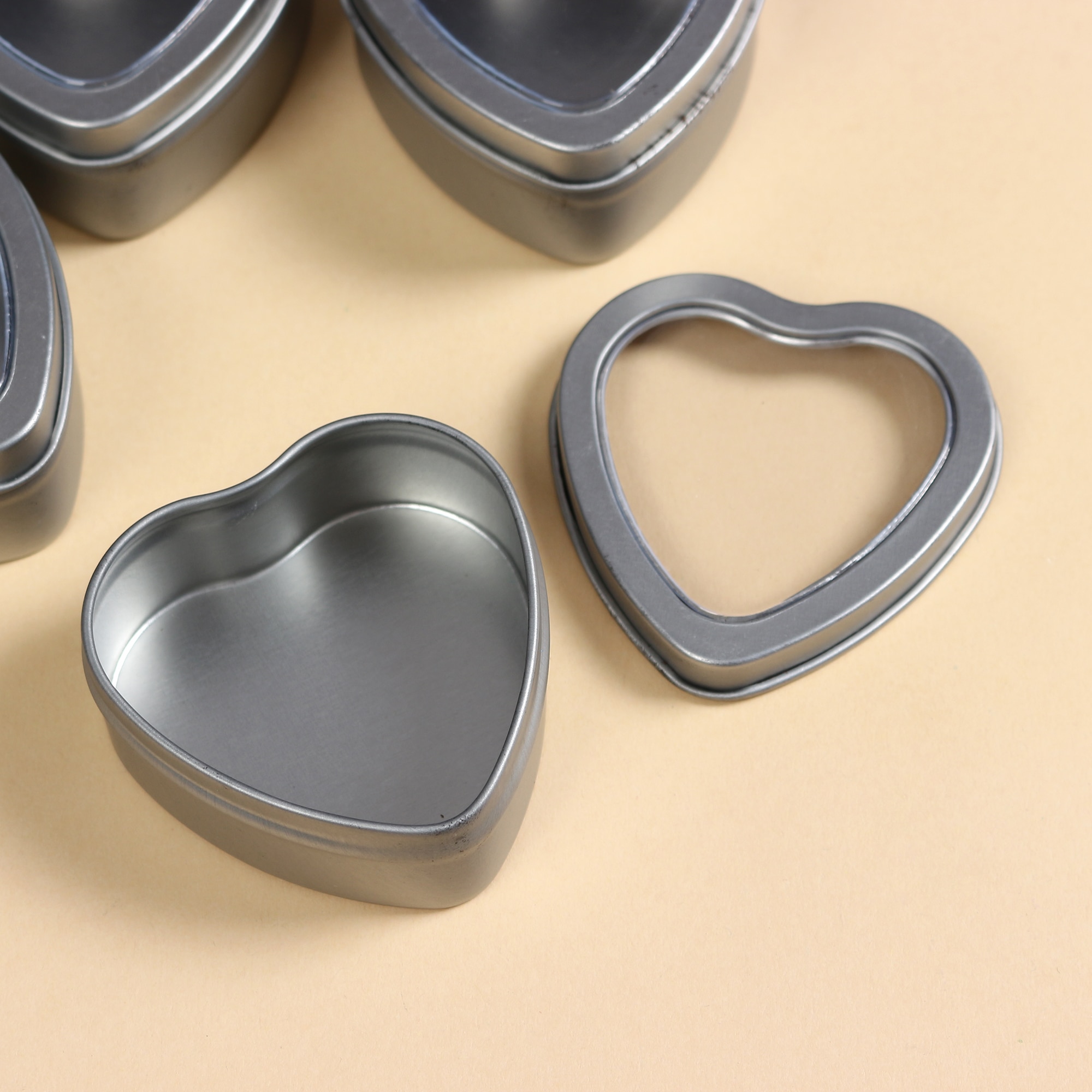 Boîtes vides en métal argenté en forme de cœur, avec fenêtre transparente, pour la fabrication de bougies, bonbons, et trésors, 60ML, 8 pièces