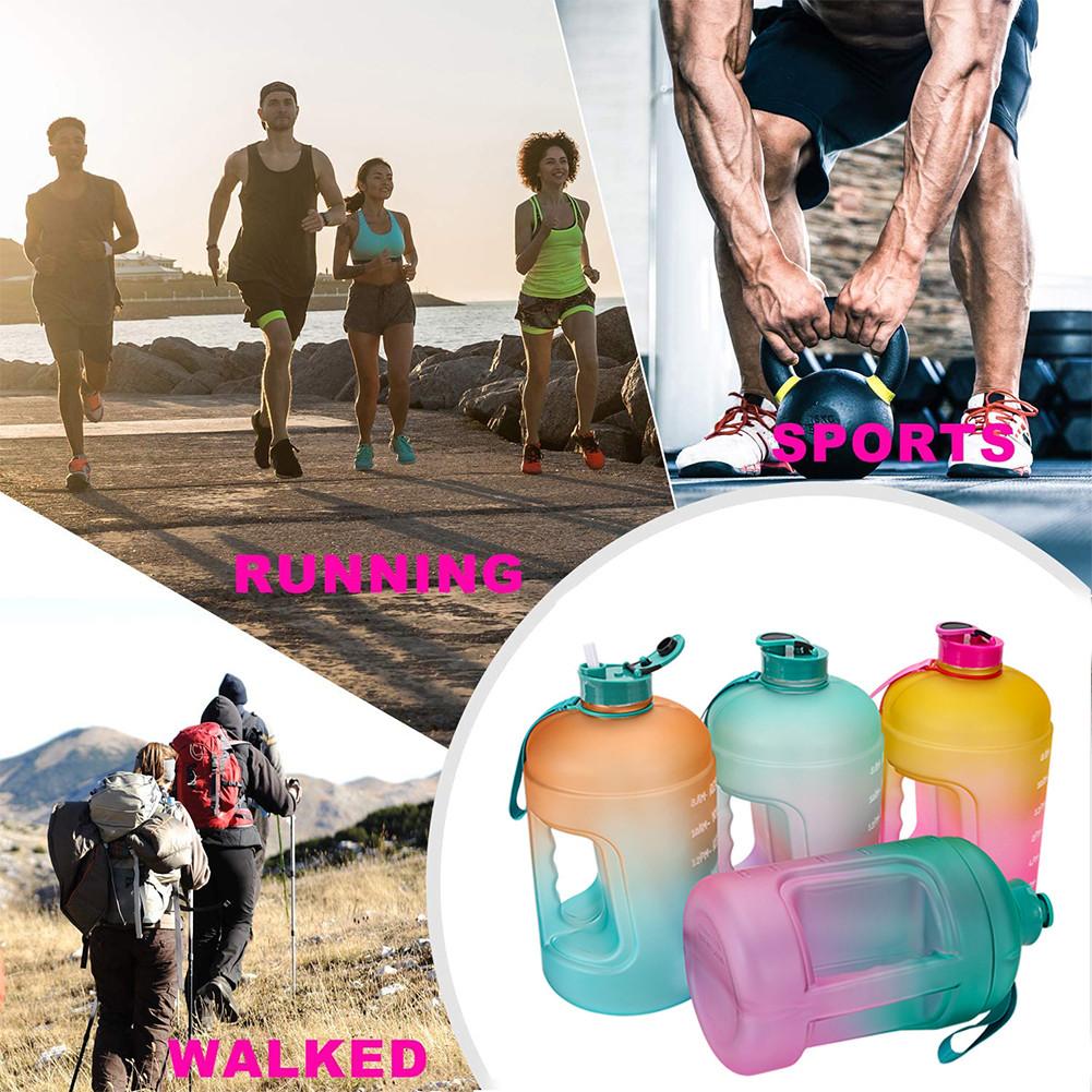 1 gallone/3.78L Portatile Bottiglia di Acqua di sport con Paglia Motivazionale tempo Marcatore a prova di Perdite PETG per Il fitness Manubri Acqua tazza