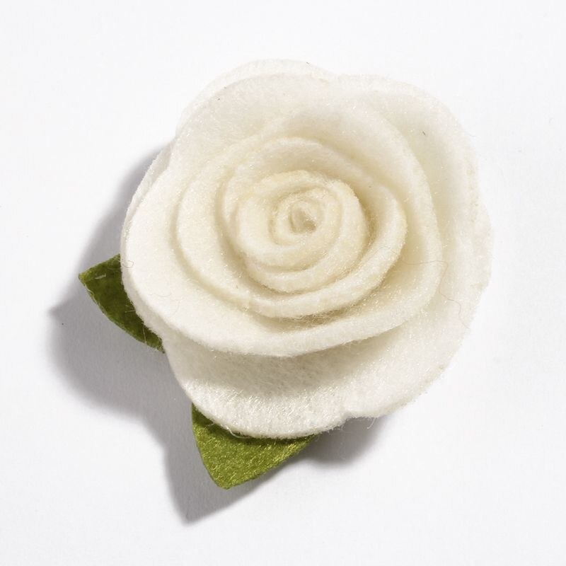 Flores de tela no tejidas de fieltro con hojas verdes para la cabeza, accesorios para el cabello, rosas enrolladas bonitas, 5CM, 10 Uds.