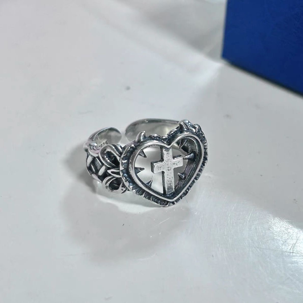Anillo gótico de corazón de Cruz de muerte para mujer y hombre, accesorios de joyería de Punk, Vintage, anillo ajustable de corazón hueco,