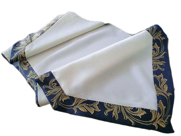 Luxe Wit Blauw Satijn Borduurwerk Bed Tafelloper Vlag Doek Cover Kant Tafelkleed Keuken Home Party Kerst Wedding Decor