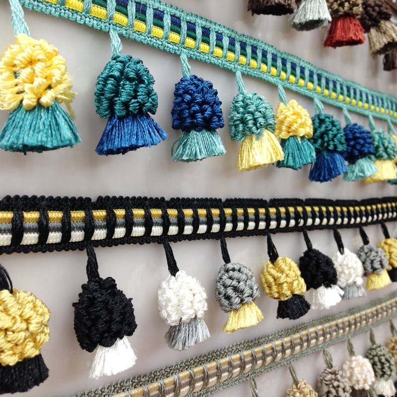 2 yard / lot flerfärgad hängande bollridå spets tofs frans kläder tillbehör hem textil pom spets trim dekoration