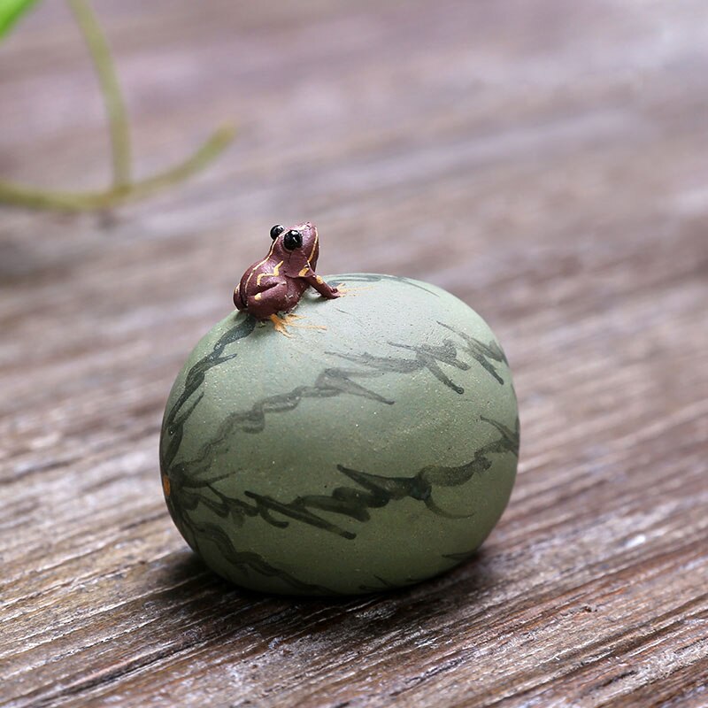 Ceramic Frog Tea Pet Cute Tea Set Ornaments Tea Set Accessories Spray Water Frog Tea Pet Heat Expansion Andcontraction Principle