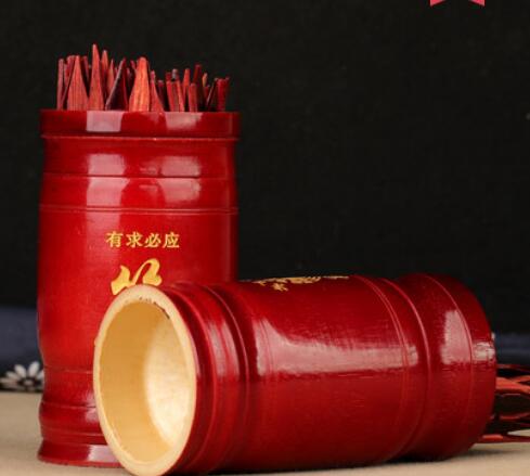 Draw lots from tubular Zhouyi 64 lots from Guanyin 100 lots to send detailed explanatory books to temples for signing hexagrams