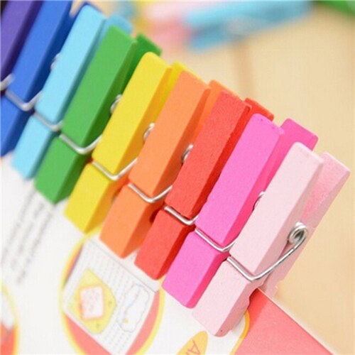 50 stuks mini-papieren fotohangers, gekleurde houten knutselknijpers, kledingklemmen, wasknijpers voor wenskaarten 30mm