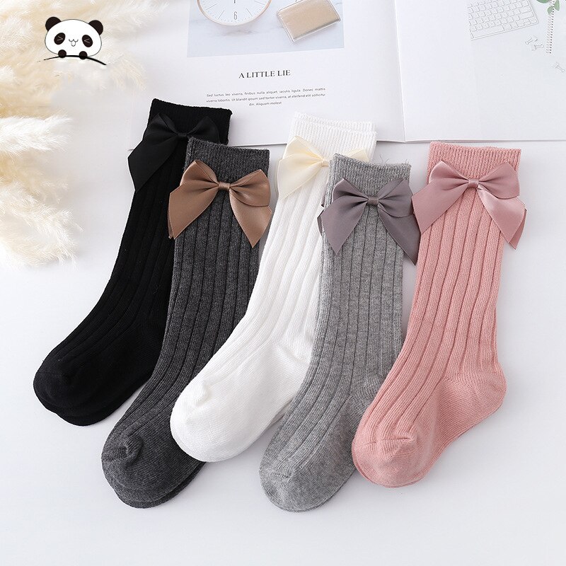 Wecute meias de algodão para meninos e meninas, meias infantis fofas para manter as pernas aquecedoras, meias longas de malha com listras verticais