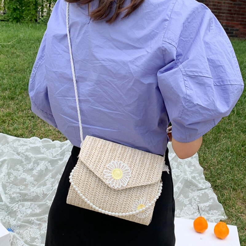 Halmvävd väska kvinnlig vävd axel liten fyrkantig väska wild pearl crossbody-väska