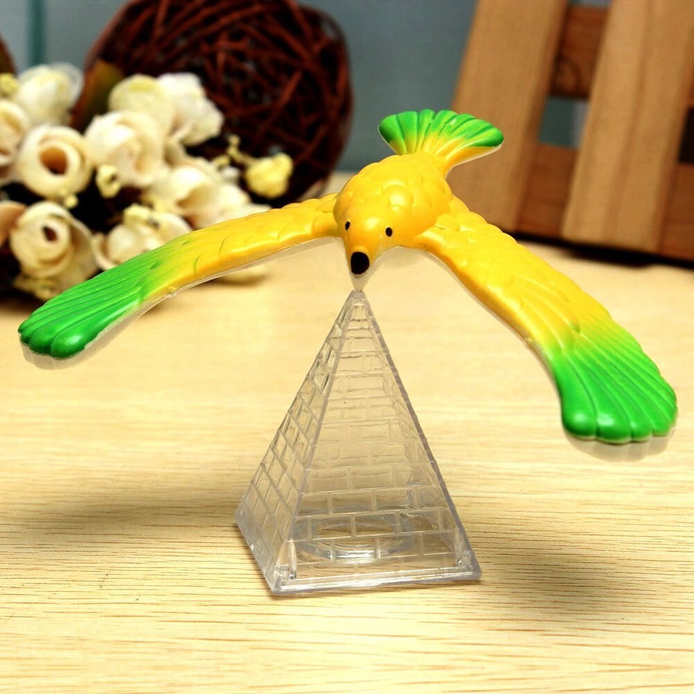 Funny Amazing Balancing Eagle With Pyramid Stand Magic Bird Desk Kids Toy Fun Learn Funny Baby Kids Toys