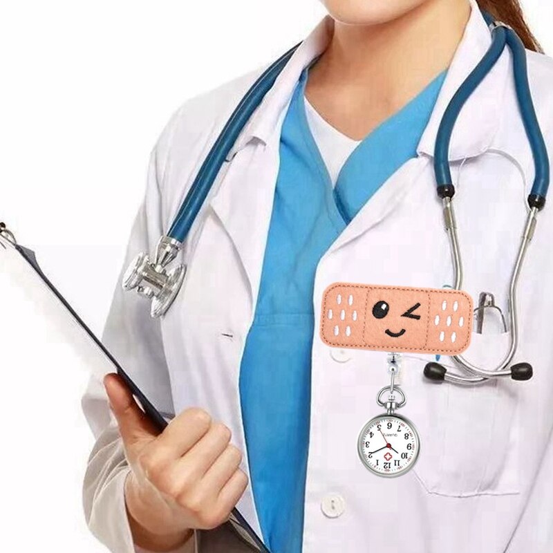 Montres de poche à Clip, joli sourire amour cœur dessin animé infirmière médecin hôpitaux broche Badge rétractable bobine horloge à quartz