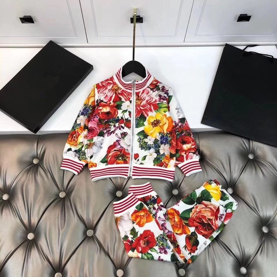 20 invierno abrigo con cremallera de estilo europeo para niños con pantalones estampado de flores conjuntos de dos piezas ropa de alta gama para niños
