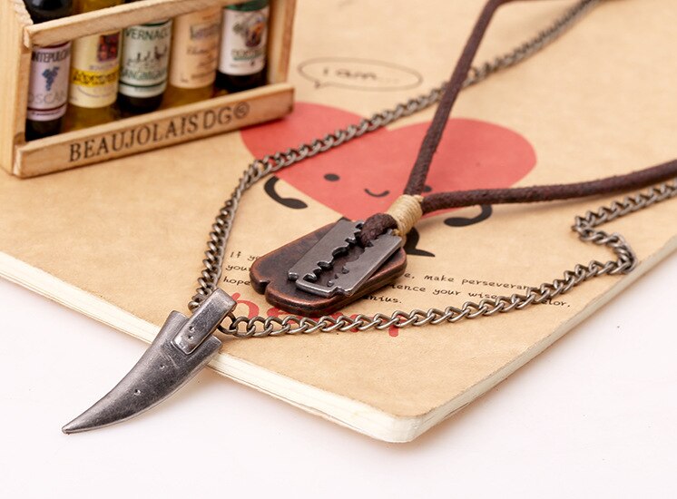 Vintage Mens Necklace Alloy Animal Wolf Tooth Razor Blade Pendants Necklace Multilayer Metal Chain Choker Male Punk Jewelry: Brown