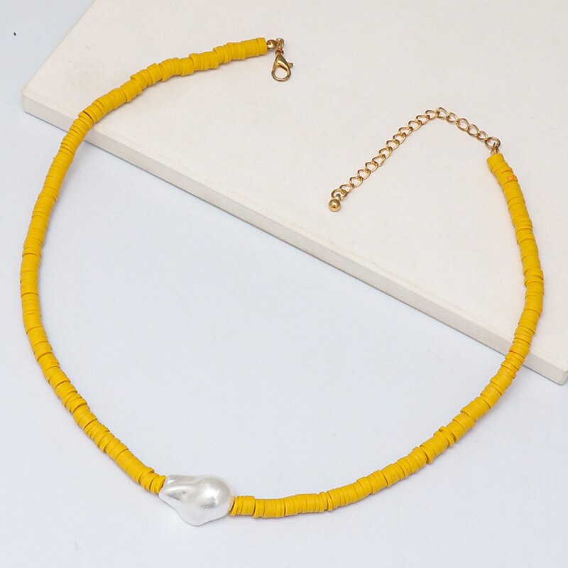 Collar bohemio de arcilla polimérica para mujer, gargantilla de perlas barrocas con cuentas amarillas, joyería hecha a mano para la playa