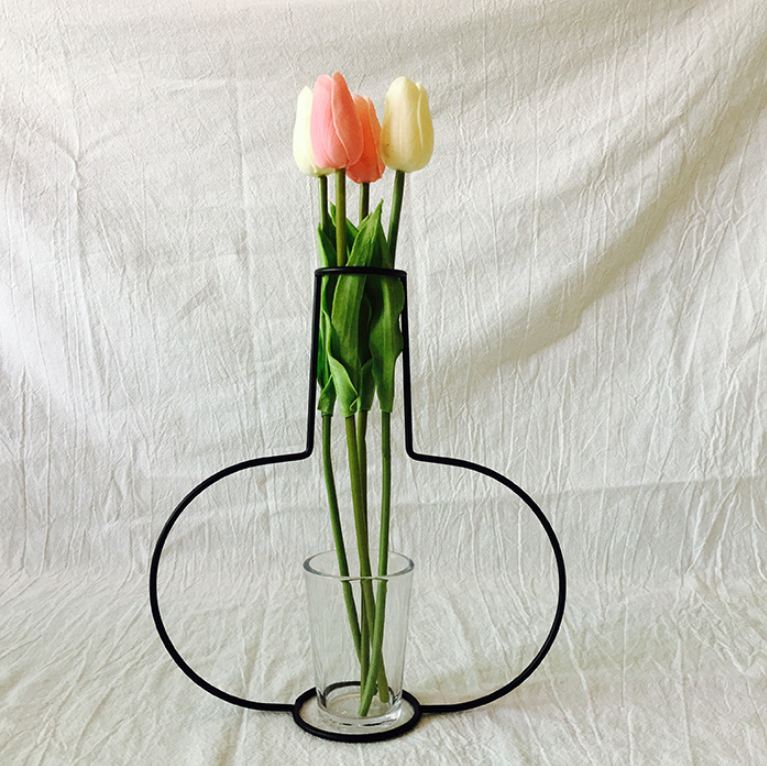 Märkesstil retro järnlinje blommor vas metall växthållare modern gedigen heminredning nordiska stilar järnvas: C
