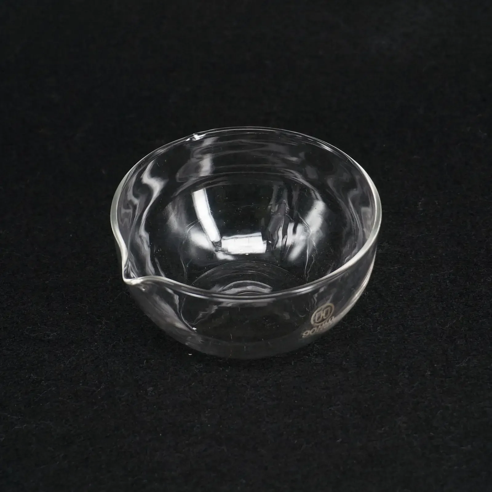 90mm Diameter Lab Glass Evaporating Dish Flat Bottom with Spout For Chemistry