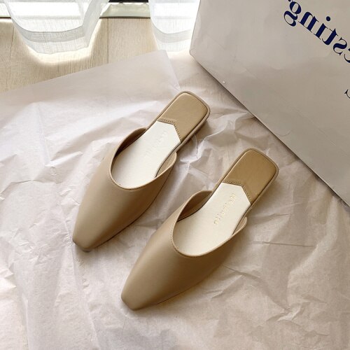 Spetsiga tå mulor kvinnor sommar tofflor godis färg flats slip-on dam sandaler slides pu kvinnor skor: Beige / 38