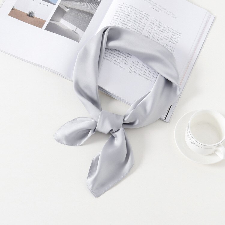 Tavallinen huivi silkki satiini hiushuivi naisille pienet kaulahuivit 70*70cm neliönmallinen pääpanta bandana -päähuivit naisille: Harmaa