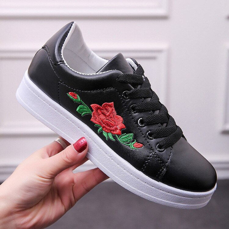Tryckt kvinna casual skor kvinnor canvas skor tenis feminino snörning kvinnor sneakers blommor: 2 / 8.5