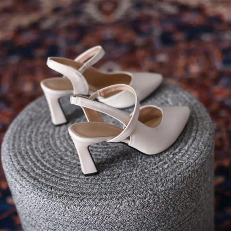 Sandalen Vrouwen Midden Hakken Zomer Wilde Chunky Hakken Enkel-Strap Pumps Gesloten Teen Terug Lege Sandalen Vrouwen