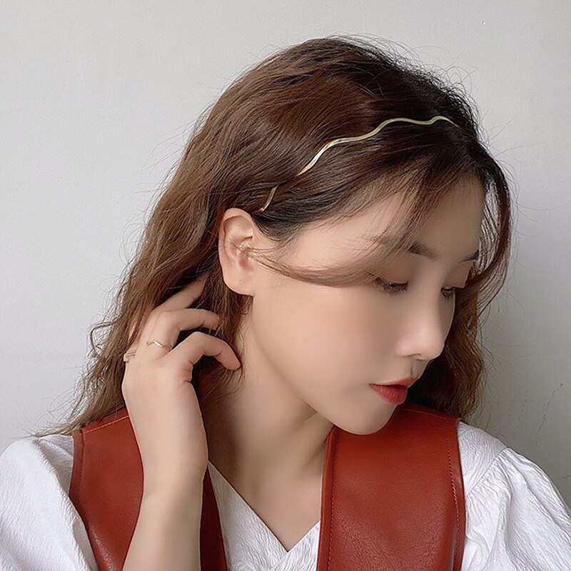 HUANZHI Neue Koreanische Welle Feine Gold Metall Glänzend Minimalistischen Stirnbänder für Frauen Mädchen Haarnadel Haar Zubehör Kopfschmuck
