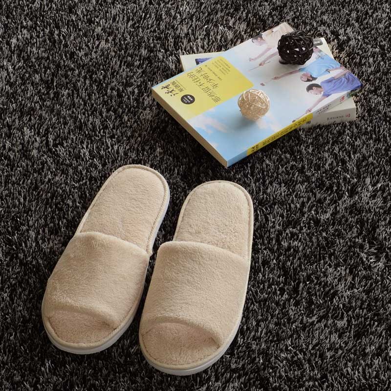 Ett par unisex mjuka botten vinter tofflor hotell resor bärbara tofflor engångs hem gäst inomhus bomull tyg toffel: Beige