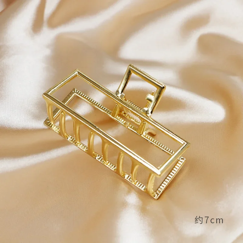 Simple Gold Hair Claw Clip Butterfly Geometric Hair Clip Claw Clamp for Girls Headwear Women Hair Accessories: GRAY