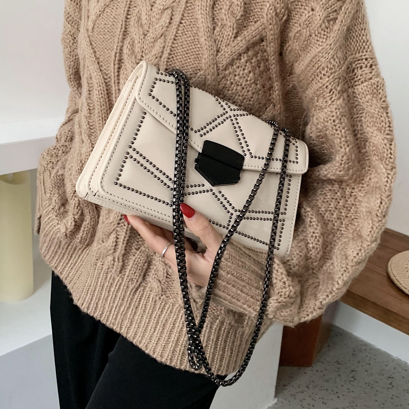 Lak skinnende crossbody tasker til kvinder kæde skulder enkel taske håndtasker og punge