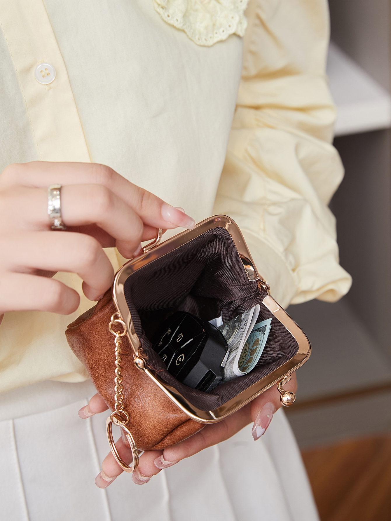 Mini bolsa de moedas retrô com clipe de bloqueio, bolsa de armazenamento portátil diária e fofa para meninas, bolsa de chave simples de cor sólida