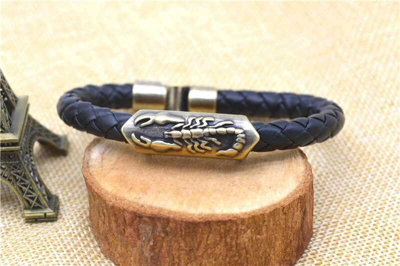 Punk Animal Bracelets Bronze Scorpion Pattern Black Brown Leather Cuff Bangles for Men Women Magnetic Buckle Bracelet Jewelry