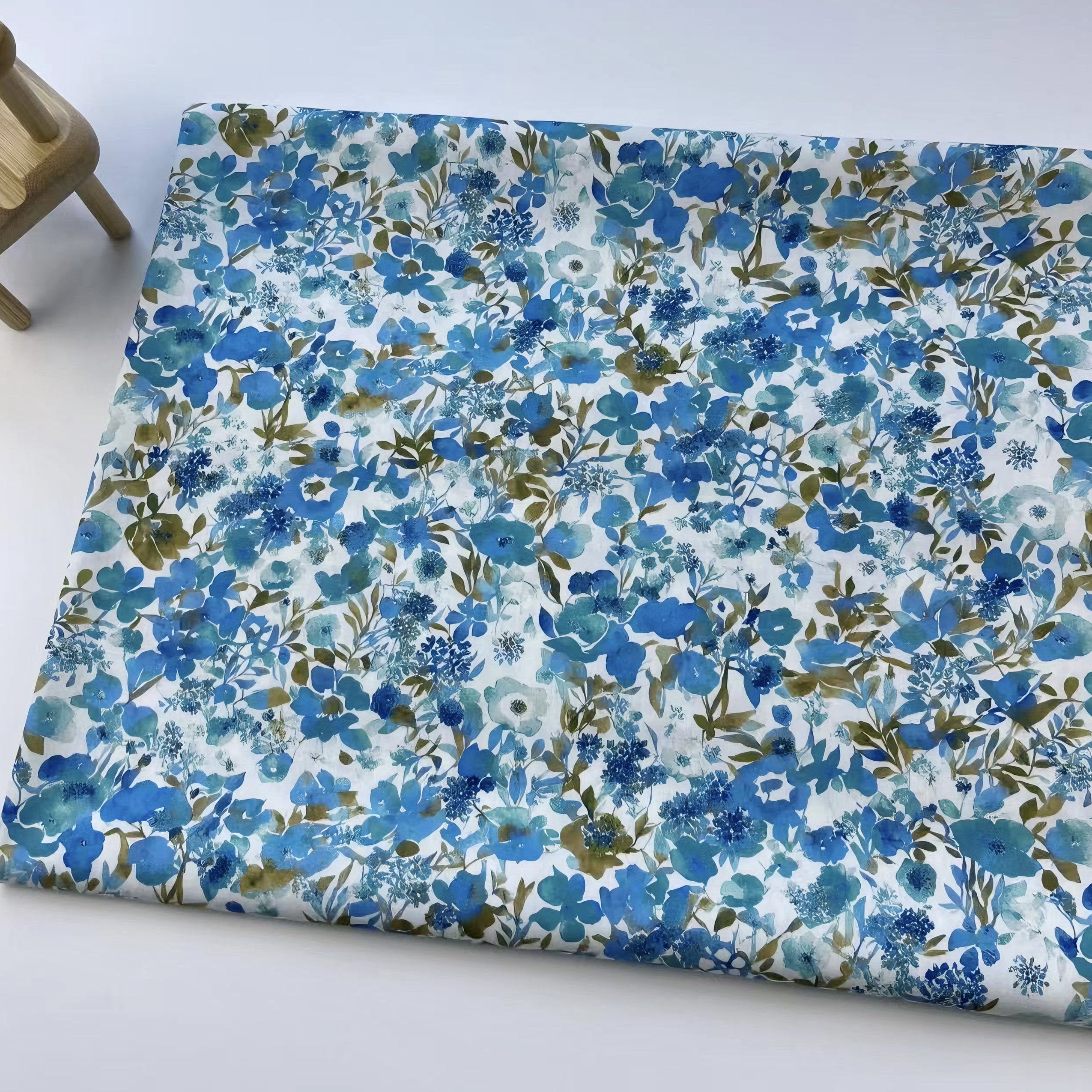 Tissu Popeline Coton 100% - 145cm Large - Imprimé Floral - Respirant & Biodégradable pour DIY