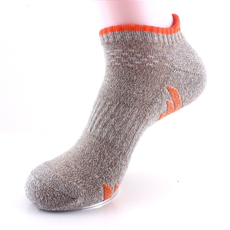 Atmungsaktive Sport-Socken Männer Freien Wicking Athletisch Laufschuhe Socken Rutschfeste Wandern Basketball lässig Socken Männlichen: Orange