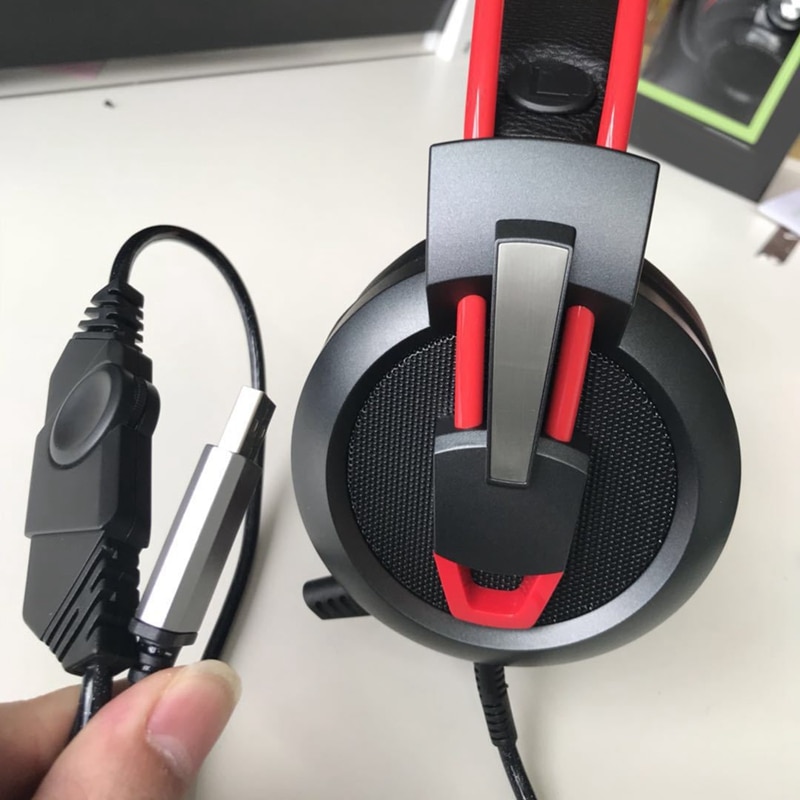 SUTAI V9 Game Headset 7.1 Sound Track Headset Computer Game Headset with a Long Microphone