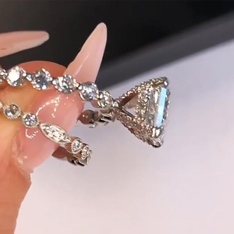 VAGZEB 2 pezzi Set di anelli da donna con cristallo quadrato geometrico Cubic Zirconia Set da sposa anelli per feste di nozze gioielli di moda caldo