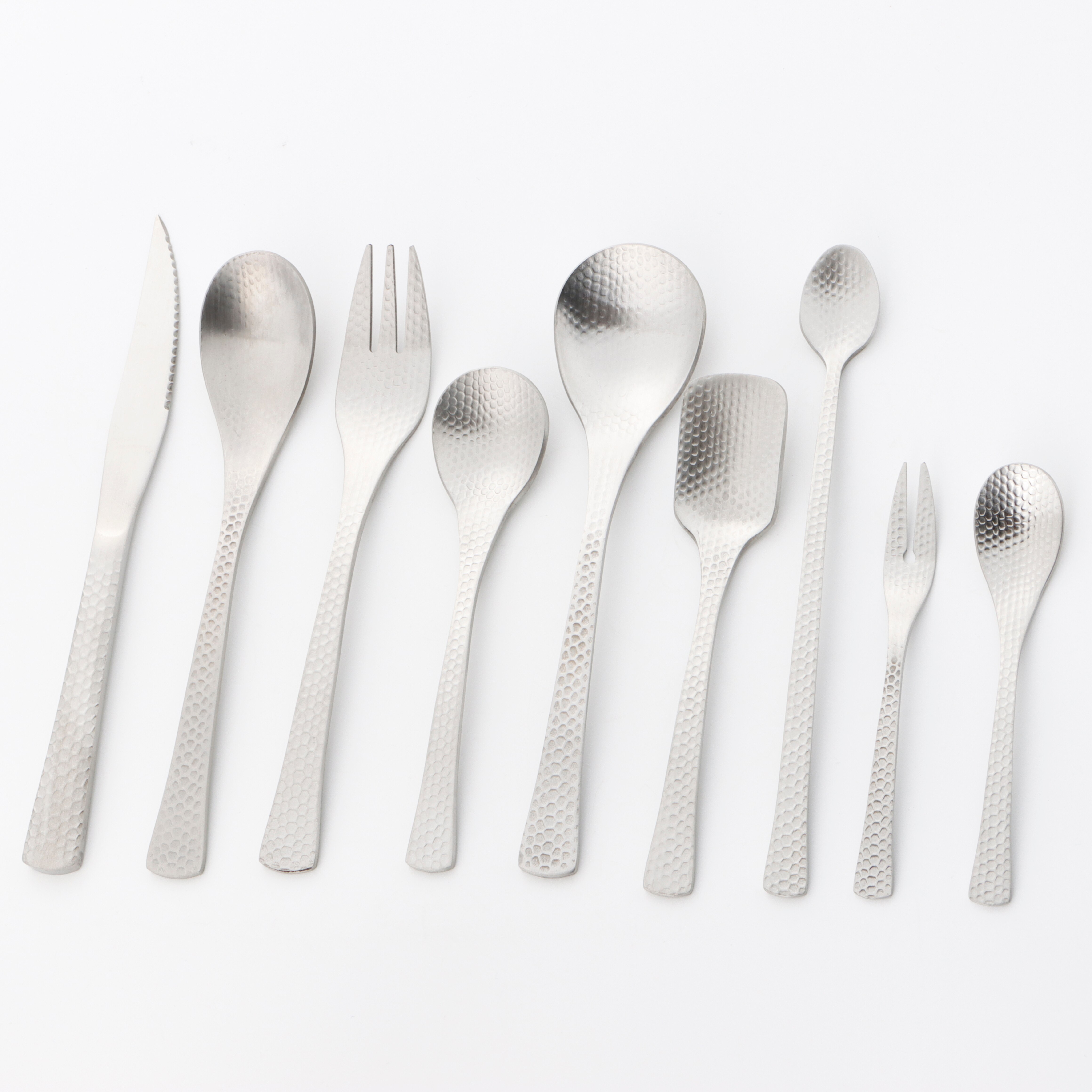 Full Hammered 18/10 Stainless Steel Silverware Cutlery Set Flatware Service for 4 Tableware Steak Knives Spoons Forks for Home