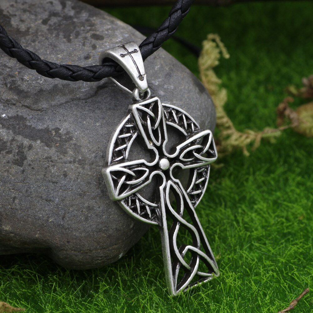 Du glänste vintage gotisk hollow out vikings kors hängen för män kvinnor halsband