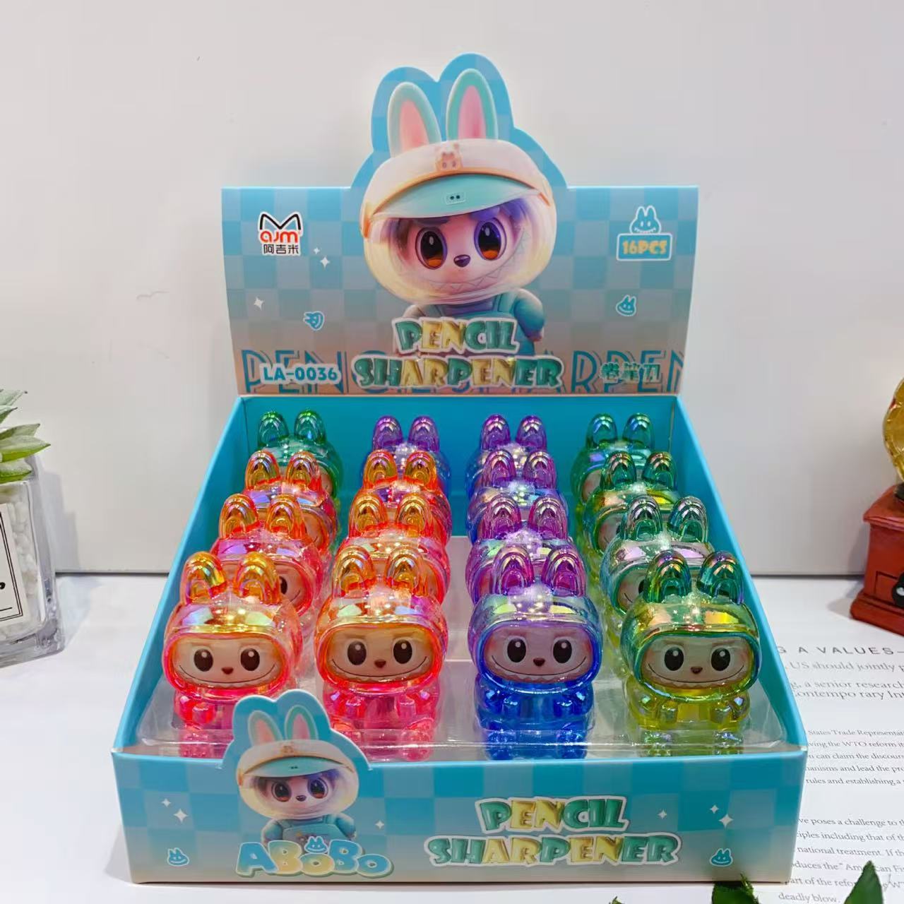 Cute Cartoon doll pencil sharpener Portable manual pencil sharpener with 3D soft rubber shape student stationery prize