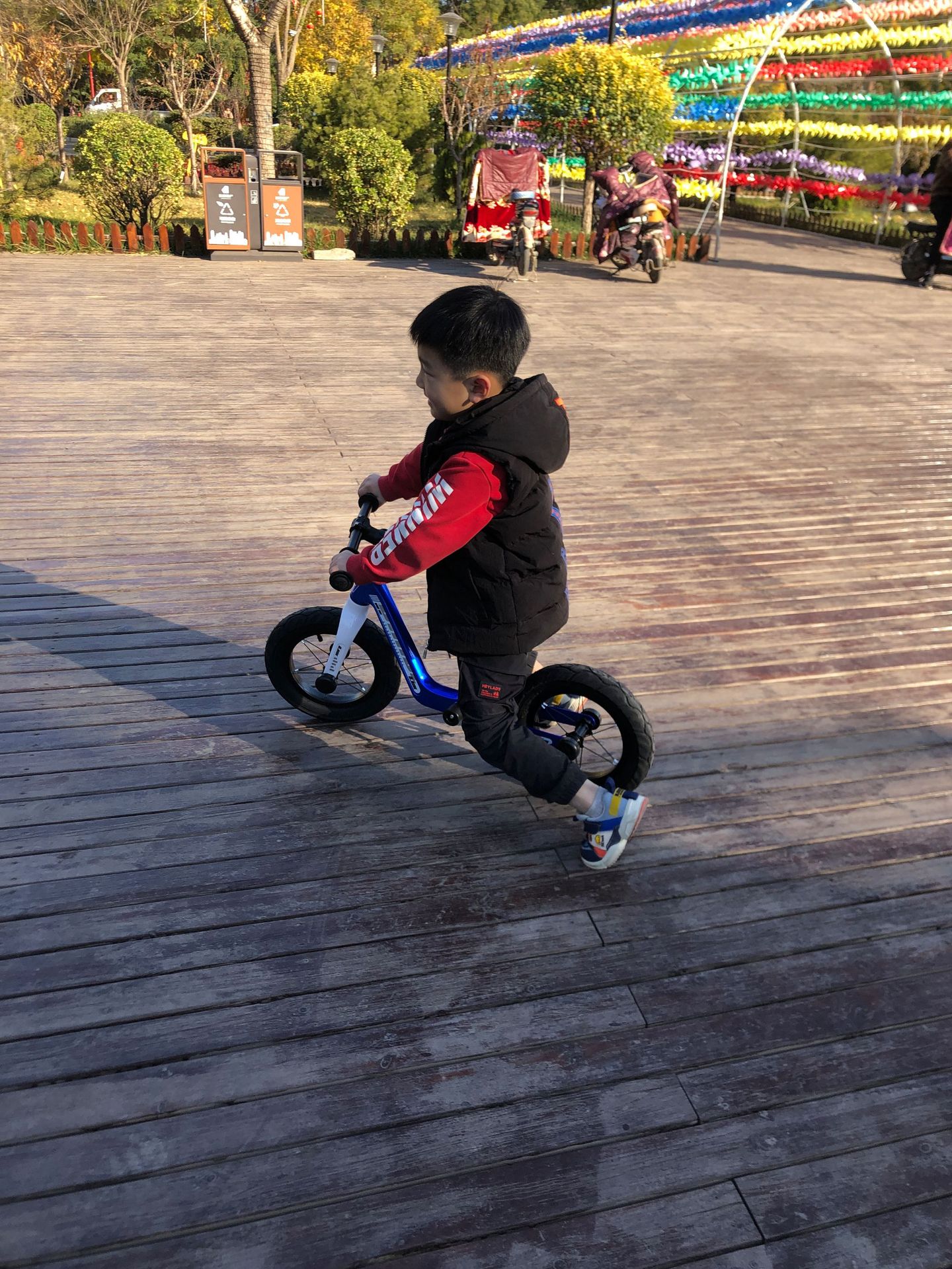 Outdoor Kinderen Scooter Familie Balance Bike Magnesiumlegering Geen Pedaal 12-Inch Twee Wielen Scooter Opblaasbare Wielen