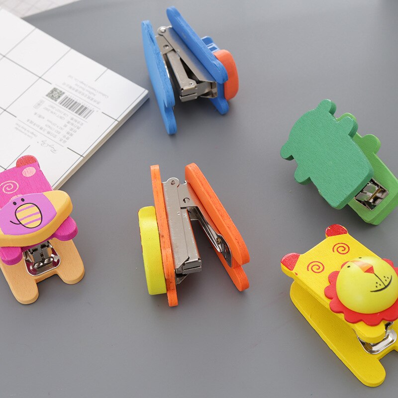 Coloffice 1PC cartoon wooden animal mini stapler elephant tiger cow hippo alligator screw connected manual stapler school supply