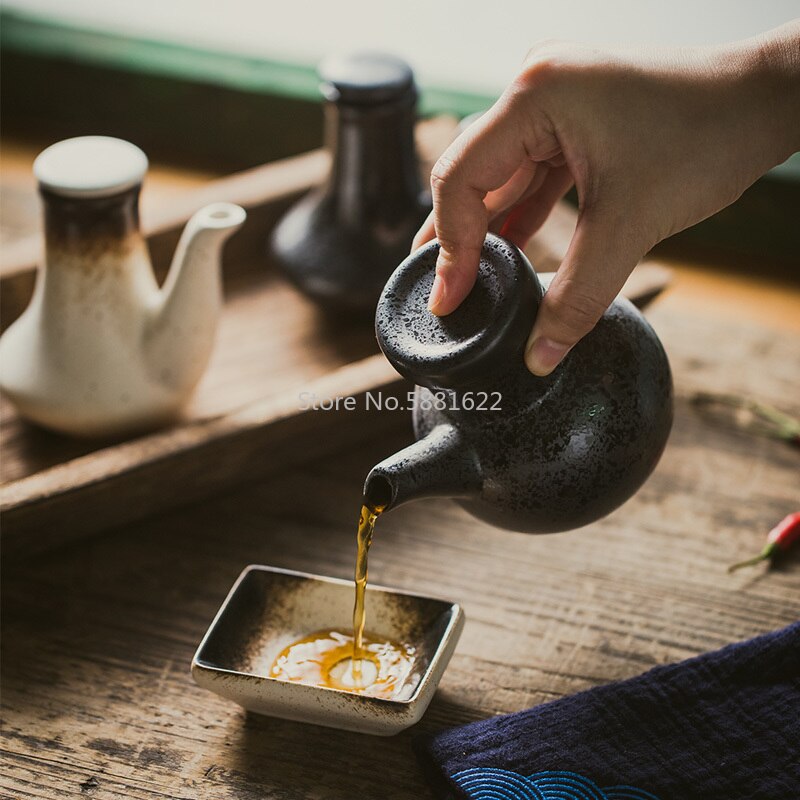 Japanese Style Ceramic Retro Black Soy Sauce Pot Small Vinegar Pot with Lid Sauce Jar Bottle Tableware